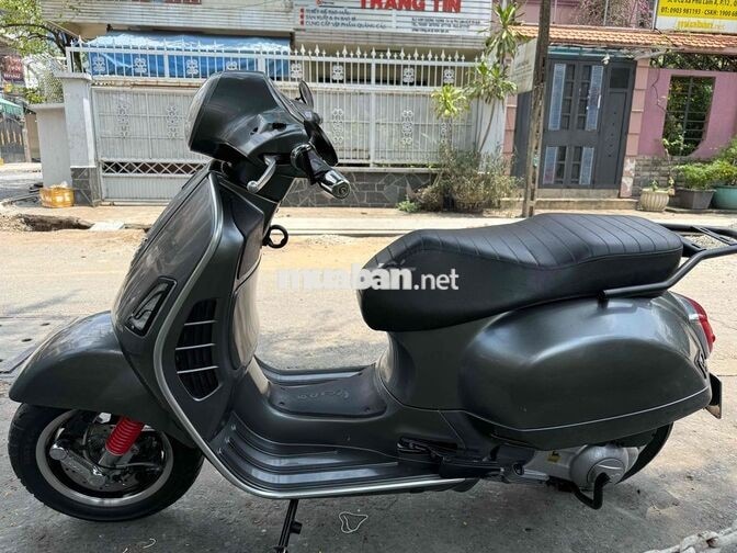 Piaggio Vespa GTS 300 2021 Xám 19000km bstp