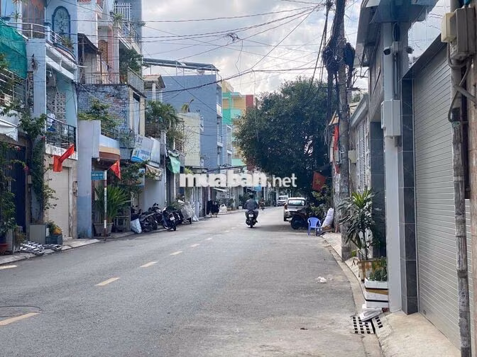 Bán nhà đường 10m Nguyễn Văn Yến, Tân Phú - Sử dụng 180m2