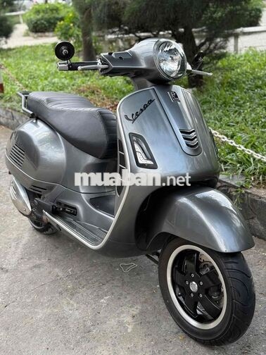 Piaggio Vespa GTS 300 2021 Xám 19000km bstp