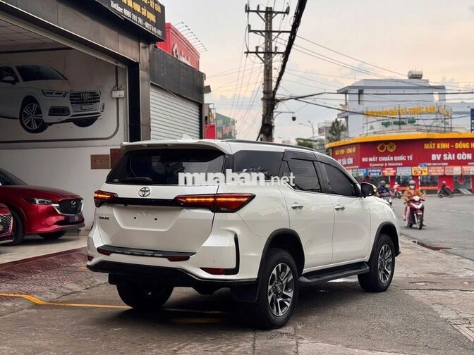 Toyota Fortuner Legender 2020 Trắng 97.000 km