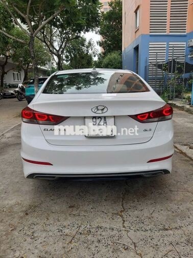 Hyundai Elantra 2018 Trắng Tự động