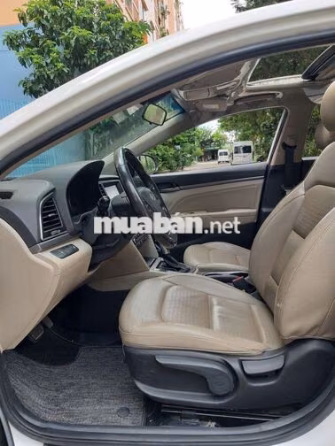Hyundai Elantra 2018 Trắng Tự động