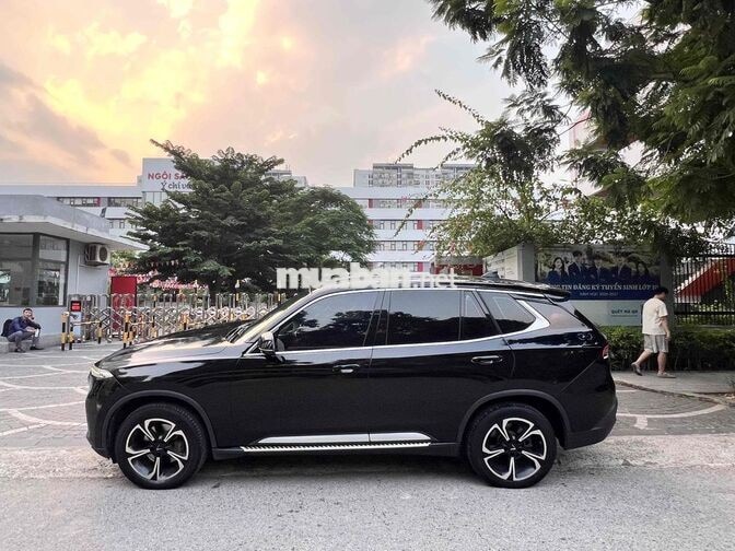VinFast LUX SA2.0 2021 Base Đen