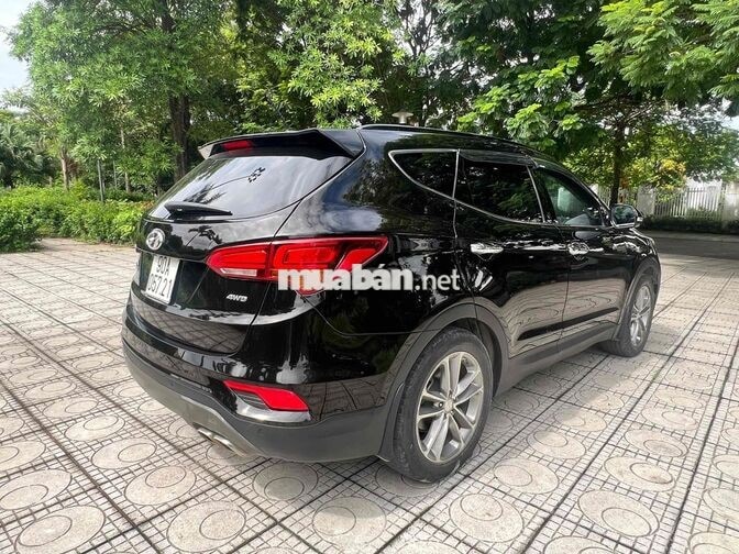 Nhà bán  Hyundai Santafe 2017 full Xăng