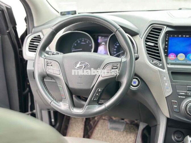 Nhà bán  Hyundai Santafe 2017 full Xăng