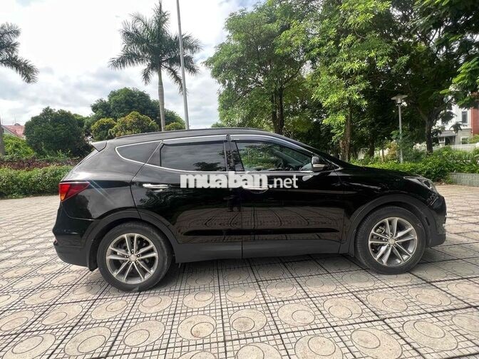 Nhà bán  Hyundai Santafe 2017 full Xăng