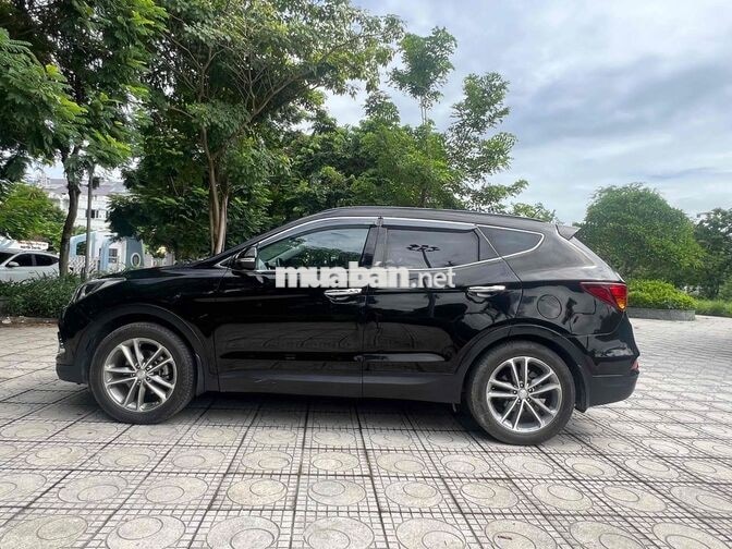Nhà bán  Hyundai Santafe 2017 full Xăng