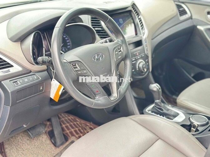 Nhà bán  Hyundai Santafe 2017 full Xăng