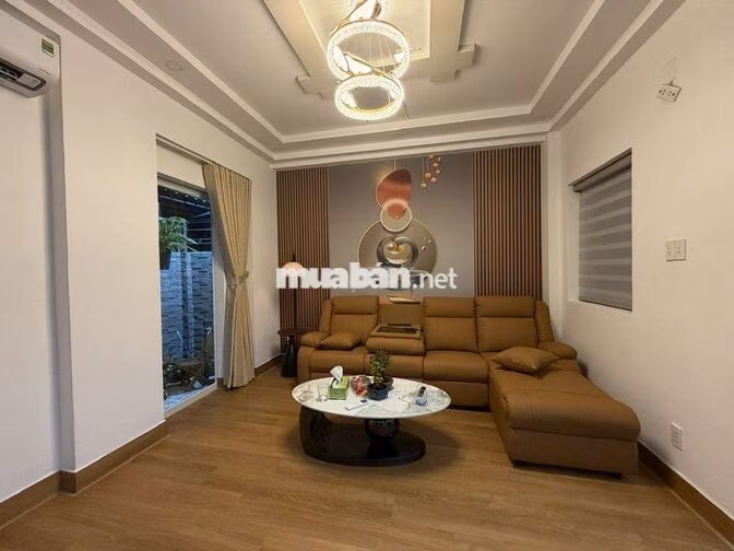 Cần bán nhà để chuyển qua chỗ ở mới gần công việc