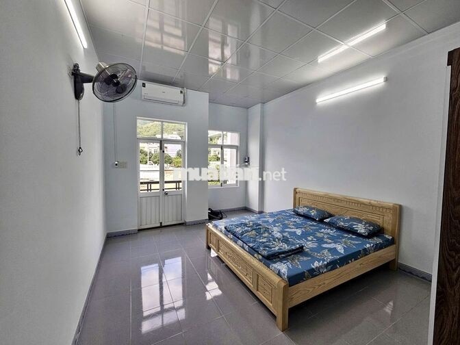 CHO THUÊ NHÀ ĐẸP 4 PHÒNG NGỦ FULL NỘI THẤT KHU VỰC VĨNH HÒA GIÁ 17 