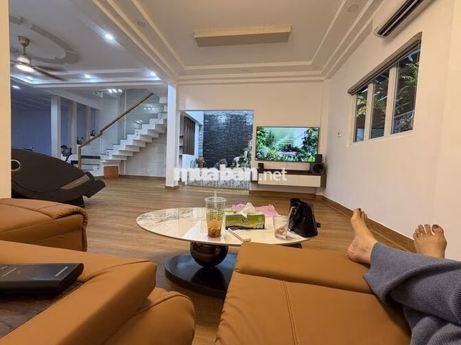 Cần bán nhà để chuyển qua chỗ ở mới gần công việc