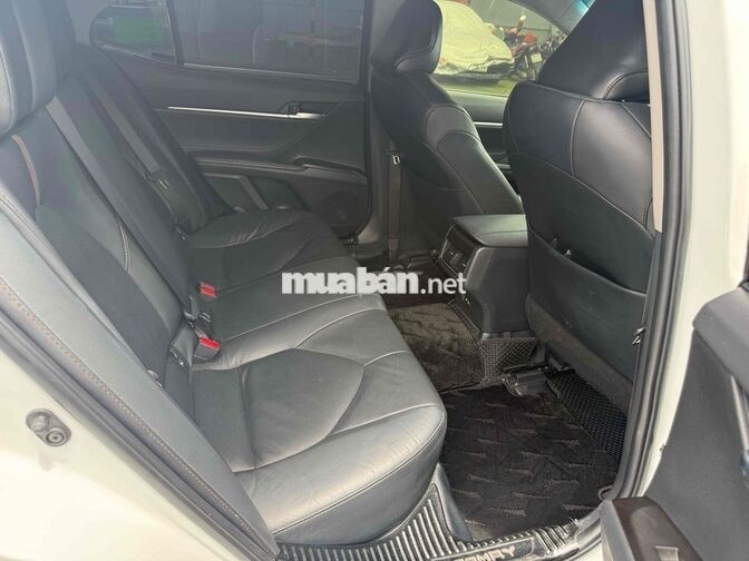 Toyota Camry Trắng 2022 2.5Q