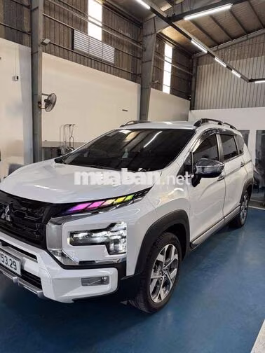 Mitsubishi Xpander Cross 2025 Trắng 7 chỗ
