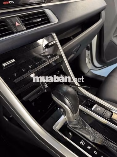 Mitsubishi Xpander Cross 2025 Trắng 7 chỗ