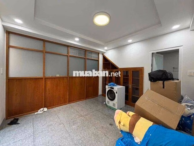 🏡CHO THUÊ MB LỐI ĐI RIÊNG 40M2 SẴN MÁY LẠNH NVS RIÊNG CAO THẮNG Q10🏡