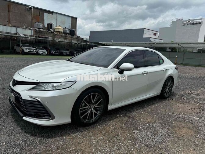 Toyota Camry Trắng 2022 2.5Q