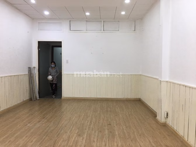 Cho thuê văn phòng Nguyễn Văn Thủ, 30m2, giá 7,5tr/ tháng.