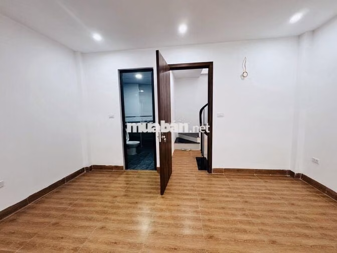 Cho thuê nhà 4 tầng cạnh sân bóng xóm Đồng Xã, Chương Mỹ