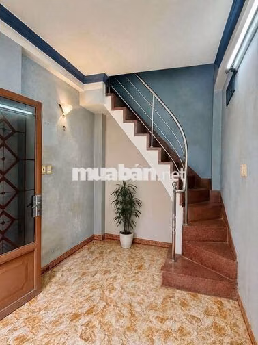 NHÀ 4 TẦNG, NGANG 3M, 1 CĂN RA MT PHAN XÍCH LONG,PHÚ NHUẬN, NHỈN 2 TỶ

