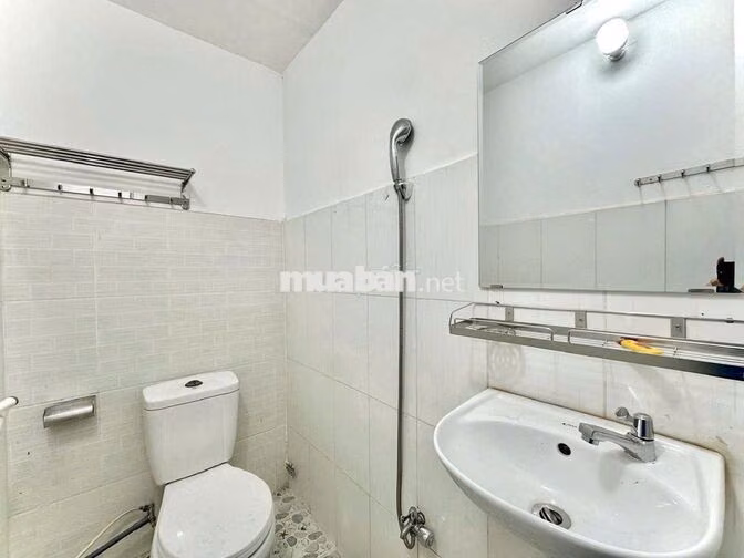 CHO THUÊ PHÒNG BAN CÔNG Ở LIỀN NGAY 4 XÃ - LÊ VĂN QUỚI - BÌNH TÂN