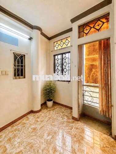 NHÀ 4 TẦNG, NGANG 3M, 1 CĂN RA MT PHAN XÍCH LONG,PHÚ NHUẬN, NHỈN 2 TỶ
