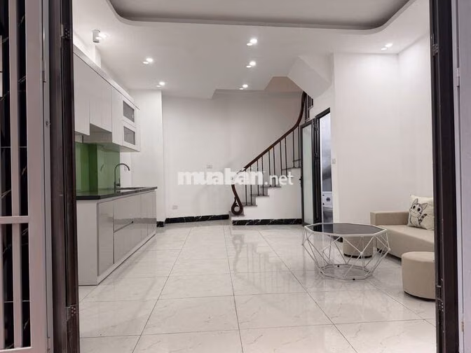 Cho thuê nhà 4 tầng cạnh sân bóng xóm Đồng Xã, Chương Mỹ