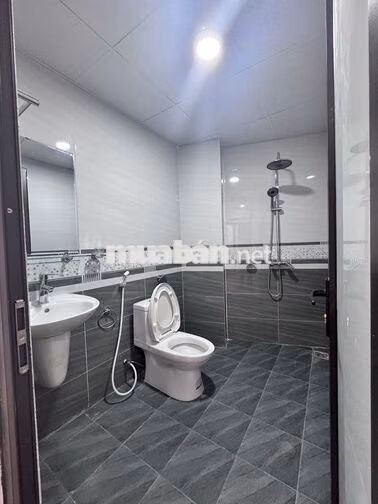 Cho thuê nhà 4 tầng cạnh sân bóng xóm Đồng Xã, Chương Mỹ