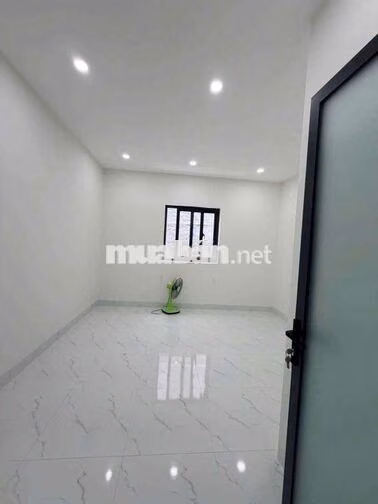 CHO THUÊ NHÀ NC ĐƯỜNG 18B (MÃ LÒ) - BÌNH TÂN - 10TRIEU- 2PN - HẺM XH