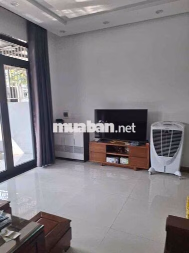NHÀ 3 MÊ ĐÚC CHÍNH CHỦ Ở BÁN NHÀ ĐƯỜNG CHÍNH HỮU