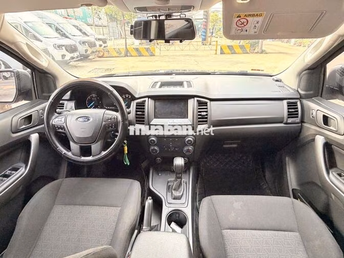 Ford Ranger XLS 2021 Đen, bảo hành 2027, vay 75%
