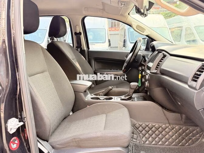 Ford Ranger XLS 2021 Đen, bảo hành 2027, vay 75%