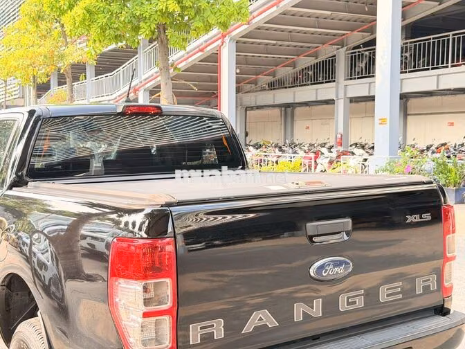 Ford Ranger XLS 2021 Đen, bảo hành 2027, vay 75%