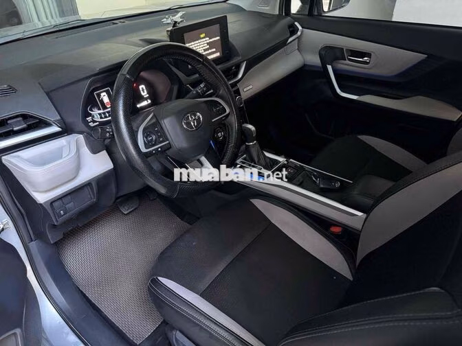 Toyota Veloz 2022 Số tự động Bạc Nhập khẩu