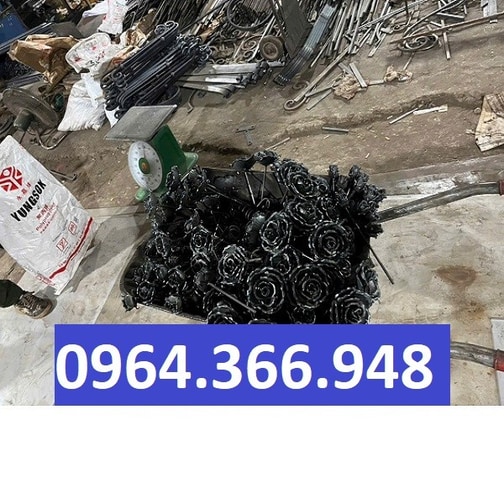 Hoa hồng rèn tay trang trí cổng lan can và hàng rào