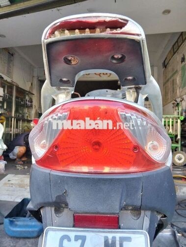SYM Attila Xe tay ga màu Bạc