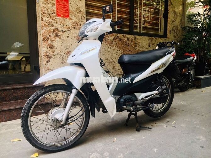 Xe máy Detech Espero 50cc màu trắng, xe số