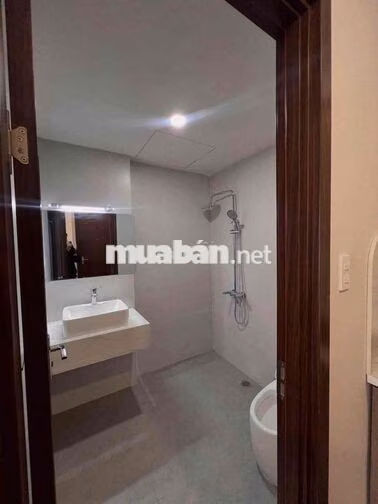 CĂN HỘ 1 PHÒNG NGỦ FULL NỘI THẤT gần SÂN BAY