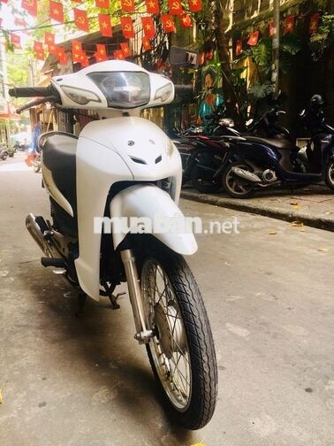 Xe máy Detech Espero 50cc màu trắng, xe số