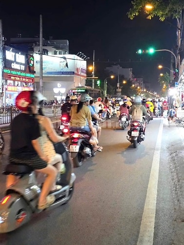 CHO THUÊ MB LỚN 500m2-  SỐ 195-195A-197 ĐƯỜNG  BÀ HOM, P.13 Q.6