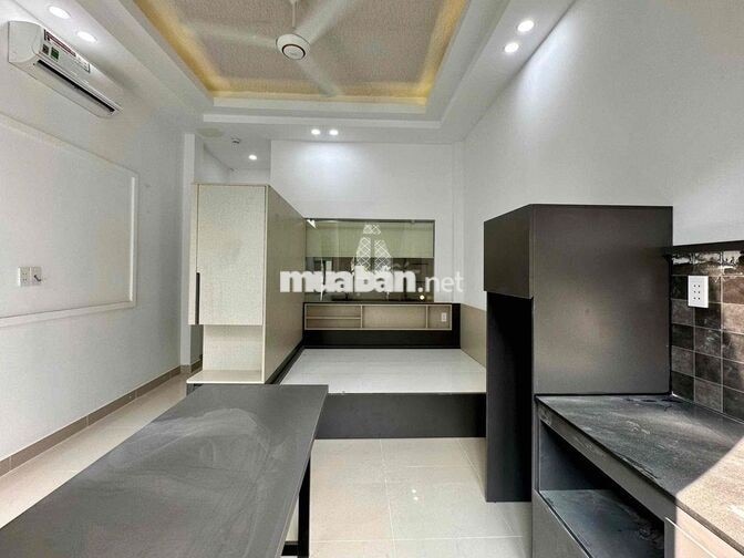 SIÊU PHẨM STUDIO NẰM TẠI CMT8 - BAN CÔNG SIÊU THOÁNG