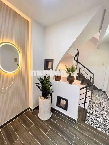 Lê Thị Bạch Cát. Q11. 5 tầng. 25m2. hẻm 5m. Giá 4.5 Tỷ 