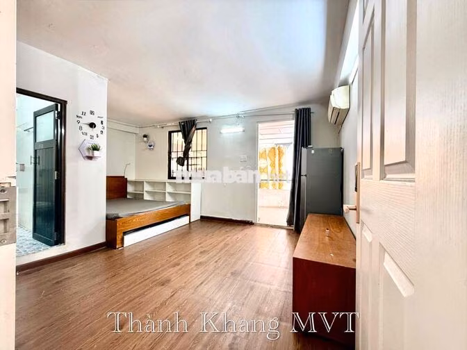 Cho Thuê Căn Hộ Ban Công Lớn Full NT Rộng 30m2 Ngay ĐH Kinh Tế UeH