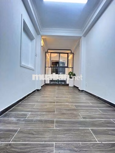 Lê Thị Bạch Cát. Q11. 5 tầng. 25m2. hẻm 5m. Giá 4.5 Tỷ 