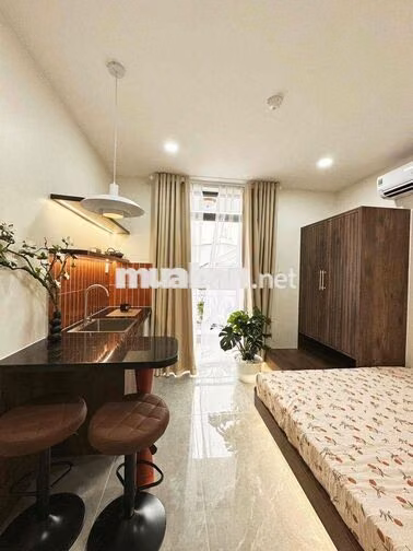CĂN HỘ BAN CÔNG FULL NỘI THẤT MỚI 100% Ở NƠ TRANG LONG GẦN ĐH VĂN LANG