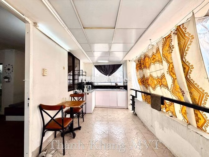 Cho Thuê Căn Hộ Ban Công Lớn Full NT Rộng 30m2 Ngay ĐH Kinh Tế UeH