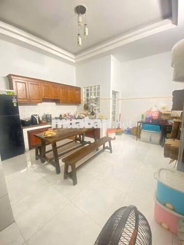 Cần cho thuê nhà 3 tầng 1/ Nguyễn Ảnh Thủ -
(gần ngã ba Đông quang )