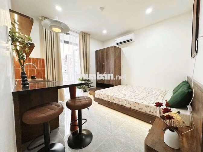 CĂN HỘ BAN CÔNG FULL NỘI THẤT MỚI 100% Ở NƠ TRANG LONG GẦN ĐH VĂN LANG