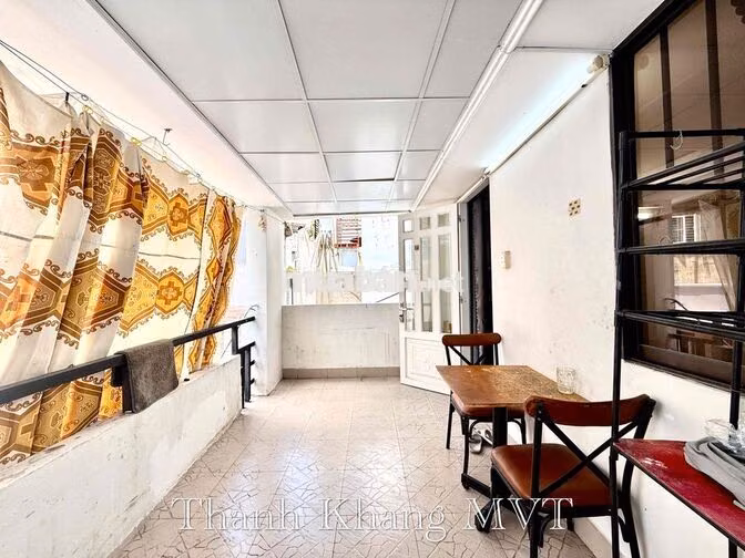Cho Thuê Căn Hộ Ban Công Lớn Full NT Rộng 30m2 Ngay ĐH Kinh Tế UeH