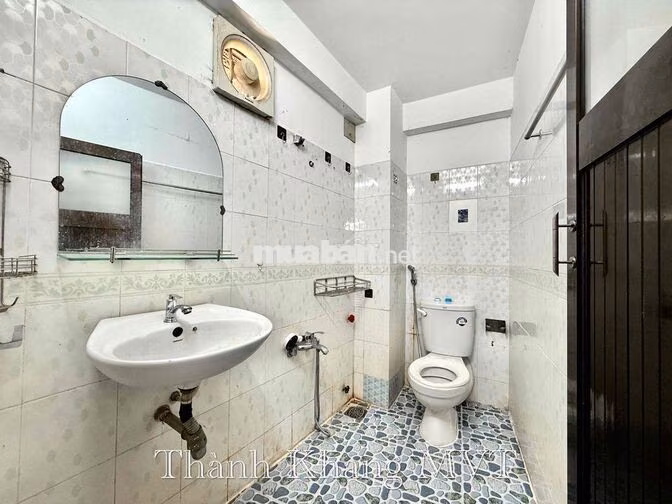 Cho Thuê Căn Hộ Ban Công Lớn Full NT Rộng 30m2 Ngay ĐH Kinh Tế UeH