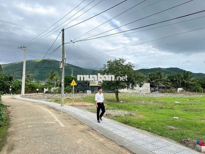 BÁN ĐẤT SUỐI TÂN–CAM LÂM ĐẤT FULL THỔ CƯ–Ô TÔ TỚI ĐẤT–ĐÓN SÓNG HẠ TẦNG